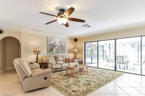 642 Cypress Way E, Naples, FL 34110 photo 2