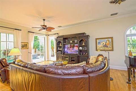 358 2nd Ave S, Naples, FL 34102 photo 4