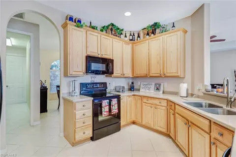3903 Aurora Ct, Naples, FL 34116 photo 8