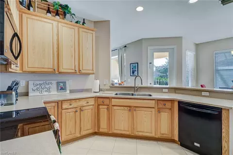 3903 Aurora Ct, Naples, FL 34116 photo 9