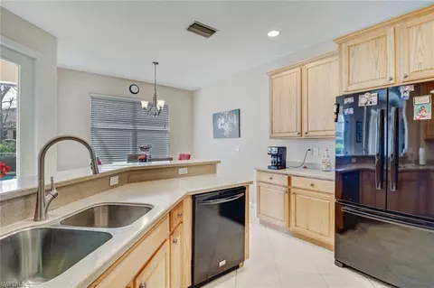 3903 Aurora Ct, Naples, FL 34116 photo 10