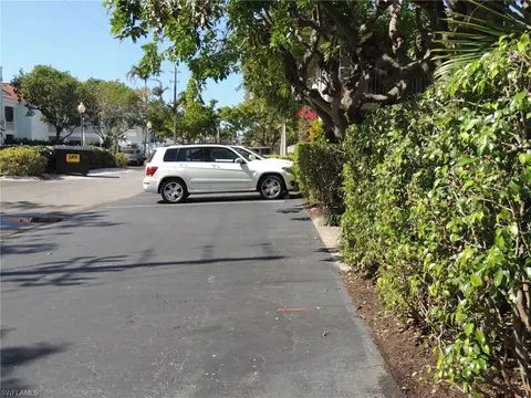 376 4th Ave S, Naples, FL 34102 photo 6