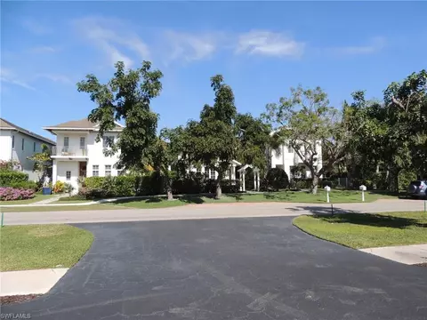 376 4th Ave S, Naples, FL 34102 photo 8