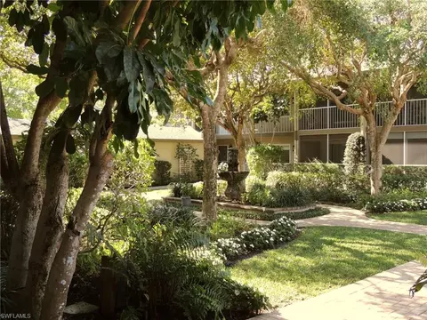 376 4th Ave S, Naples, FL 34102 photo 3