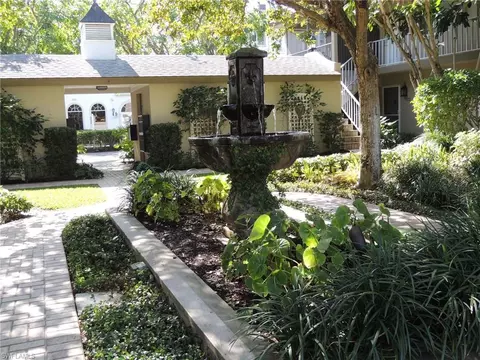 376 4th Ave S, Naples, FL 34102 photo 4