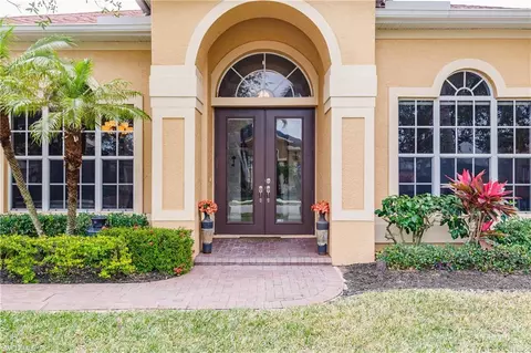 282 Shellstone Ct, Naples, FL 34119 photo 2