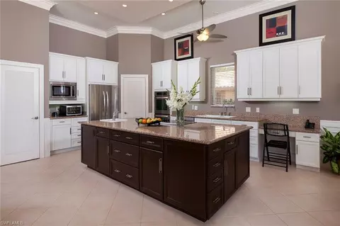 262 Silverado Dr, Naples, FL 34119 photo 4