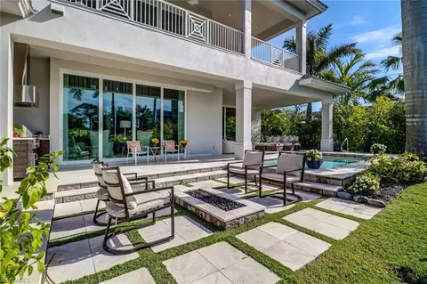 720 Park Shore Dr, Naples, FL 34103 photo 5
