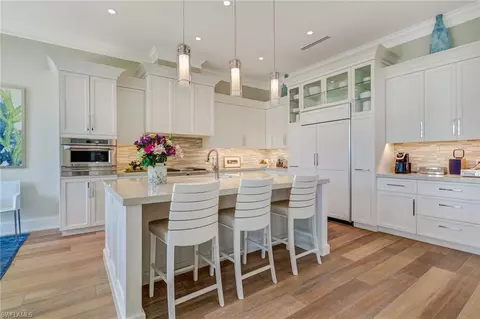 720 Park Shore Dr, Naples, FL 34103 photo 3