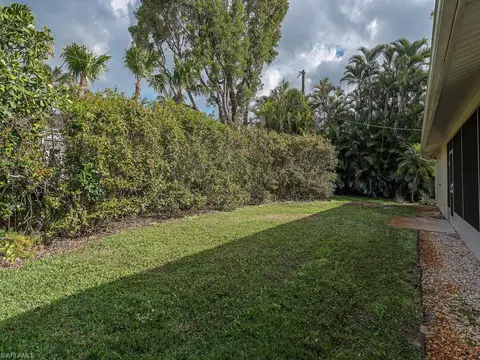 32 Cypress Point Dr, Naples, FL 34105 photo 2