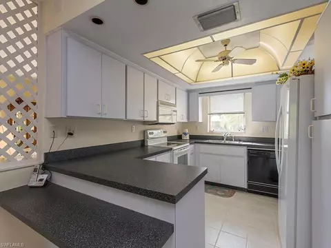 32 Cypress Point Dr, Naples, FL 34105 photo 4