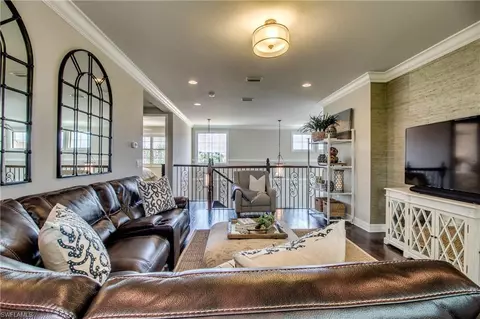 3371 Pacific Dr, Naples, FL 34119 photo 10