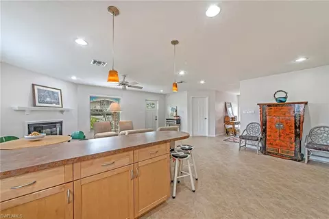 284 Benson St, Naples, FL 34113 photo 2