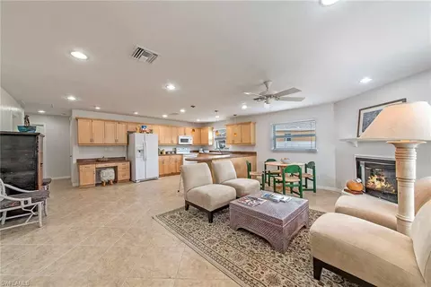 284 Benson St, Naples, FL 34113 photo 9