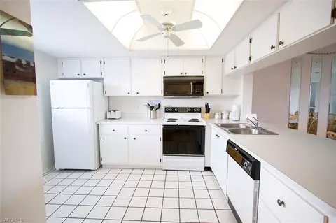 150 Cypress Way E #6, Naples, FL 34110 photo 8