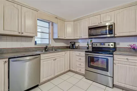 1288 Hernando St, Naples, FL 34103 photo 10
