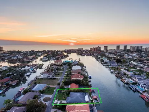 427 Seabee Ave, Naples, FL 34108 photo 6
