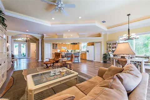 467 Tullamore Ln, Naples, FL 34110 photo 3