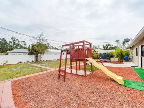 448 Castle Dr, Naples, FL 34119 photo 7