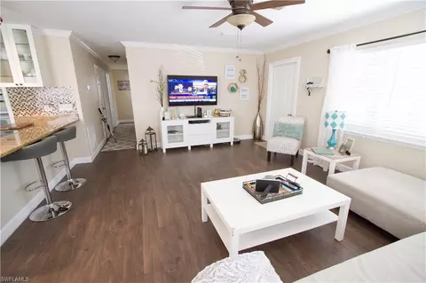 674 Pine Vale Dr, Naples, FL 34104 photo 2