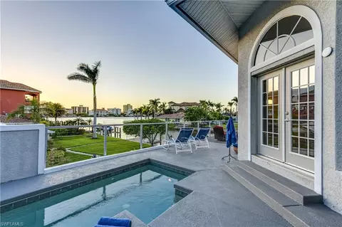 403 Oak Ave, Naples, FL 34108 photo 1