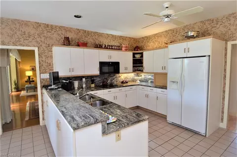 4524 Silver Fox Dr, Naples, FL 34119 photo 16