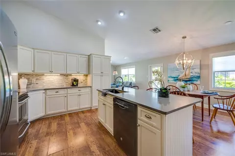 606 Corbel Dr, Naples, FL 34110 photo 7