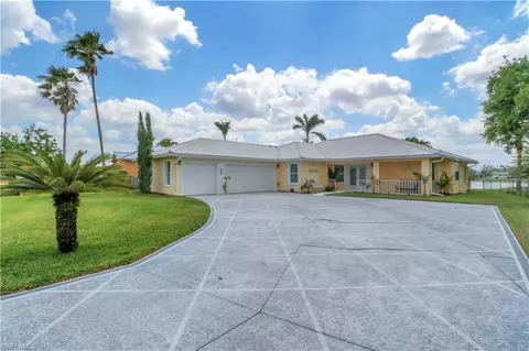 703 Meyer Dr, Naples, FL 34120 photo 2