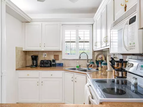 29 High Point Cir E #207, Naples, FL 34103 photo 7