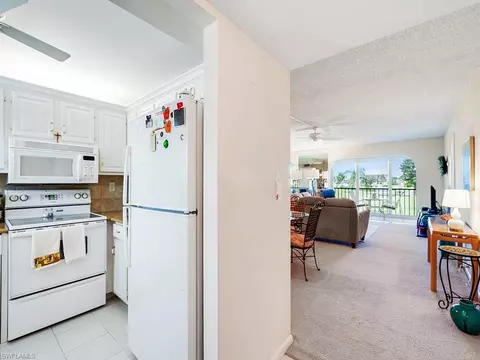 29 High Point Cir E #207, Naples, FL 34103 photo 4