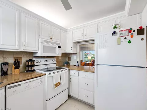 29 High Point Cir E #207, Naples, FL 34103 photo 6