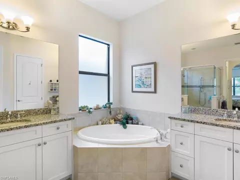 1541 Serrano Cir, Naples, FL 34105 photo 11