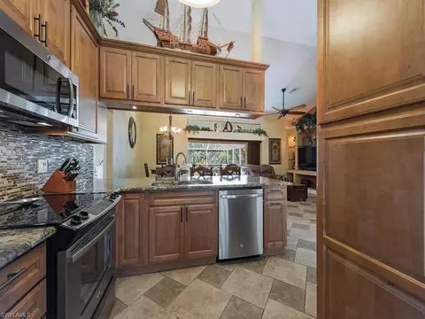 35 Mentor Dr, Naples, FL 34110 photo 7