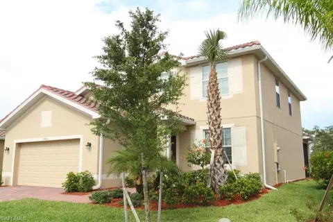 2402 Heydon Cir E, Naples, FL 34120 photo 2