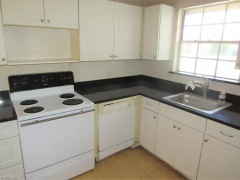 4520 Normandy Dr, Naples, FL 34112 photo 6