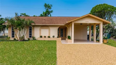 4701 Dorando Dr, Naples, FL 34103 photo 1