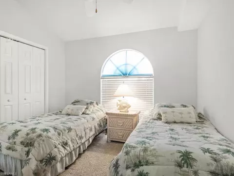 2016 Piccadilly Circus, Naples, FL 34112 photo 11