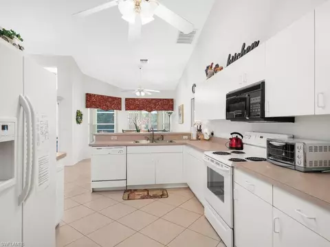 2016 Piccadilly Circus, Naples, FL 34112 photo 15