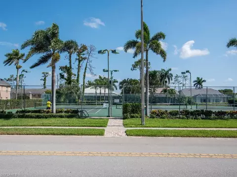 2016 Piccadilly Circus, Naples, FL 34112 photo 32