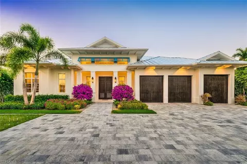 615 Wedge Dr, Naples, FL 34103 photo 1