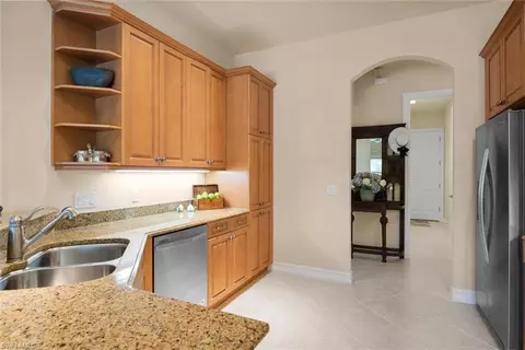 4936 Rustic Oaks Cir, Naples, FL 34105 photo 4