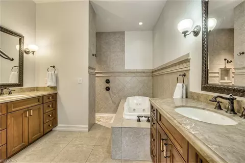 71 Madison Dr, Naples, FL 34110 photo 13