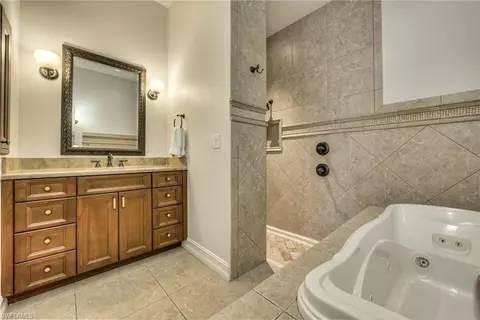 71 Madison Dr, Naples, FL 34110 photo 14
