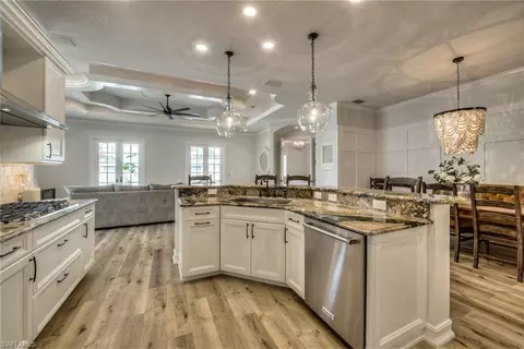 71 Madison Dr, Naples, FL 34110 photo 6