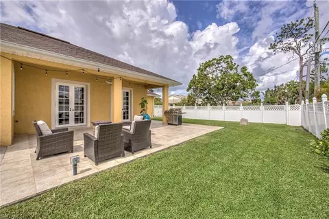 71 Madison Dr, Naples, FL 34110 photo 21