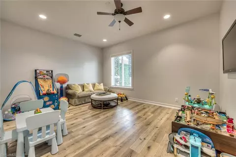71 Madison Dr, Naples, FL 34110 photo 18