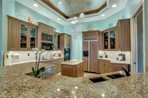 2725 Crayton Rd, Naples, FL 34103 photo 14