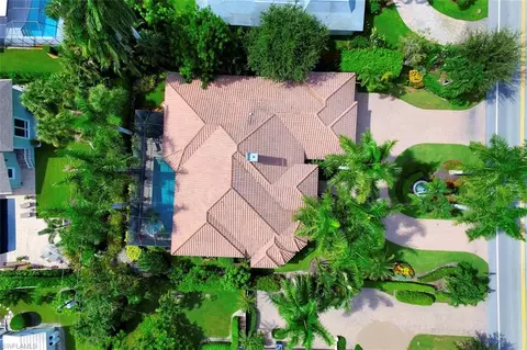 2725 Crayton Rd, Naples, FL 34103 photo 30