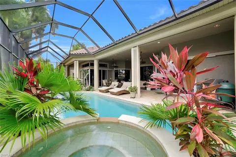 2725 Crayton Rd, Naples, FL 34103 photo 2