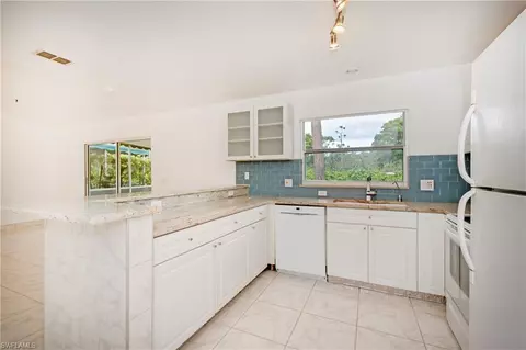 384 Dover Pl #503, Naples, FL 34104 photo 2